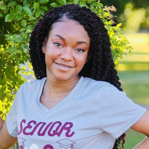 Meet your Posher, Dominique